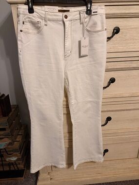 Judy Blue White Kick Flare High-Rise Jeans New with tags.